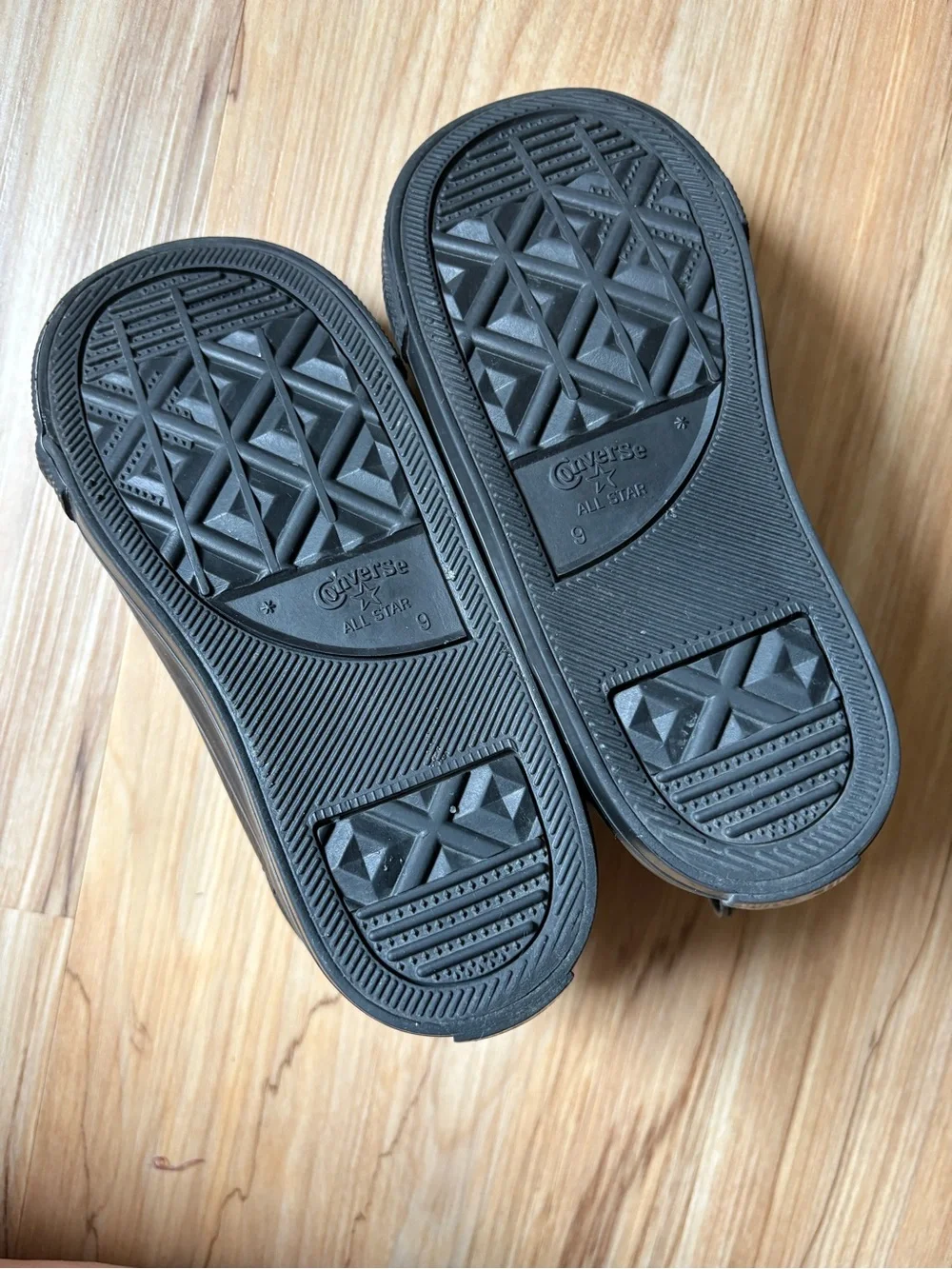 Converse features style